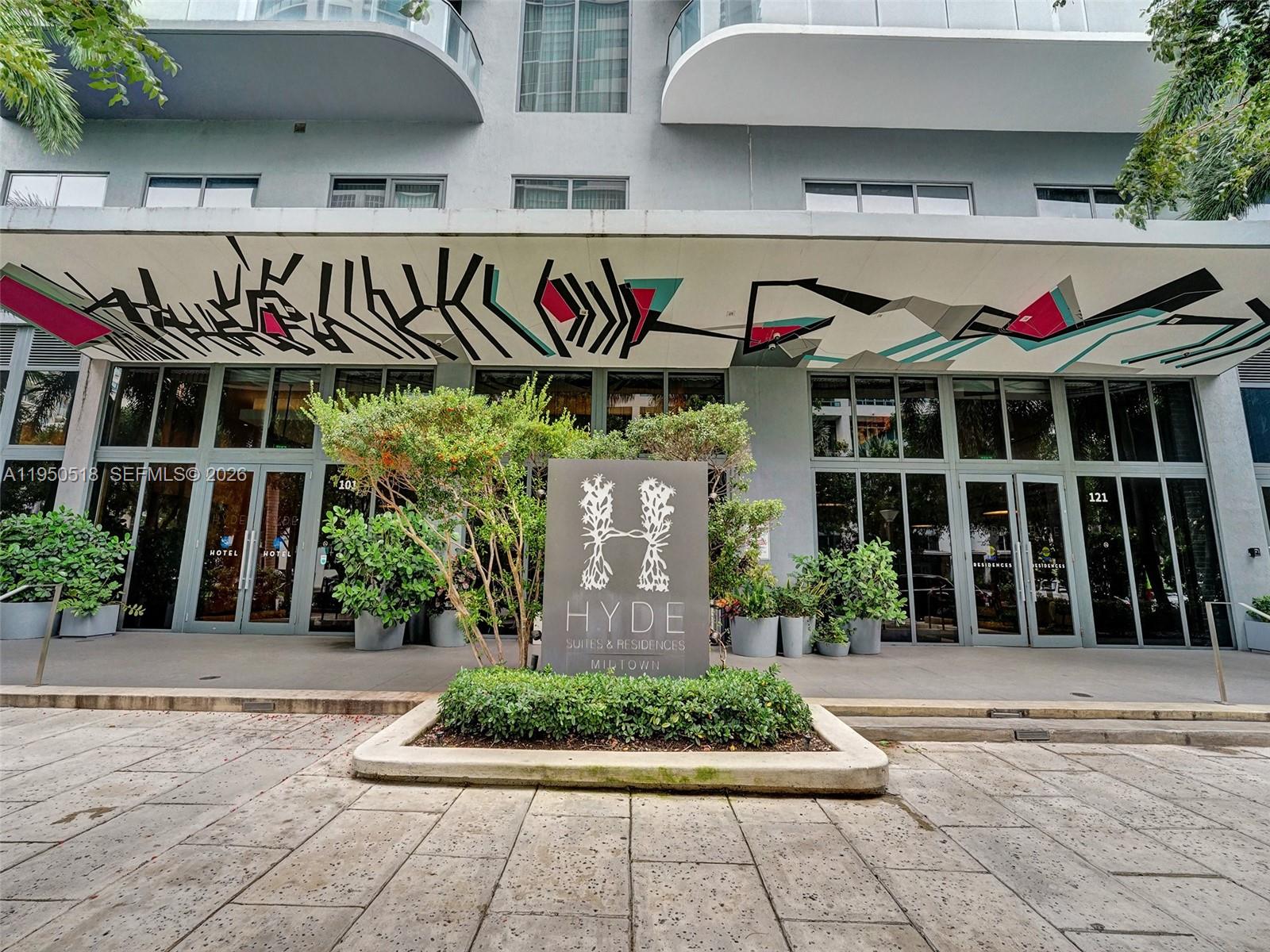 121 NE 34th St 2806A