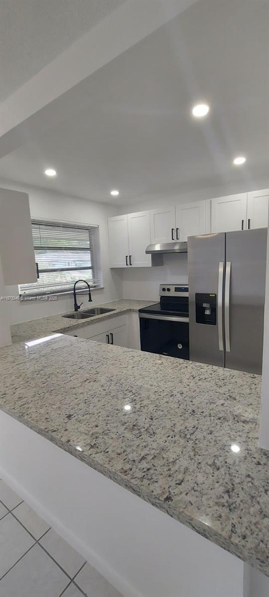 FLORAL PARK VILLAS 12 INC - Residential Lease