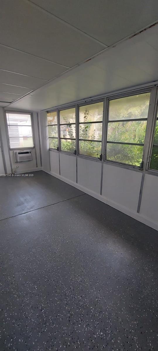 FLORAL PARK VILLAS 12 INC - Residential Lease