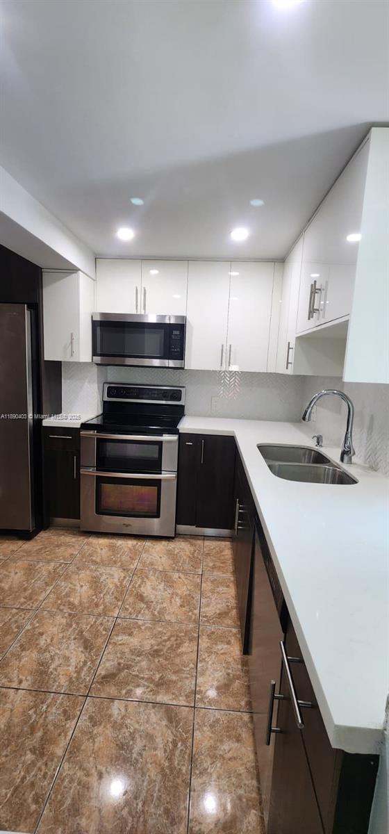 GABLES VIEW - Residential Income