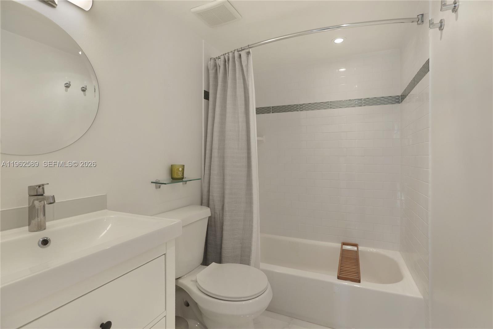 BAYVIEW CONDO - Residential