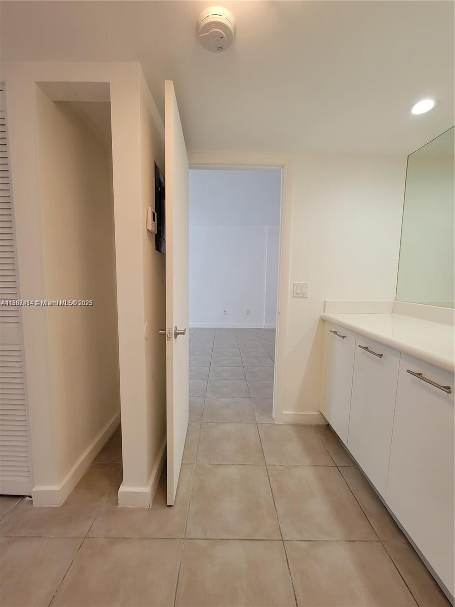 NIRVANA CONDO NO ONE COND - Residential