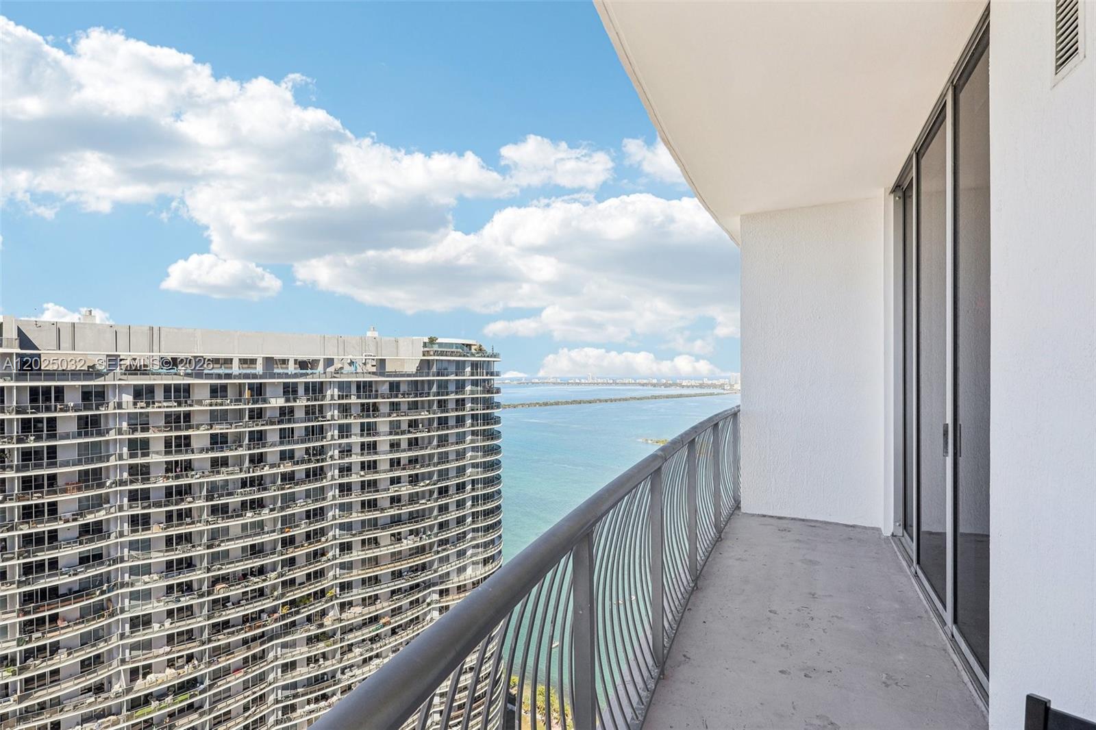 1750 N Bayshore Dr 5611