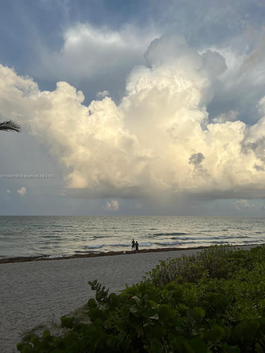 WAVE CONDO - Residential Lease