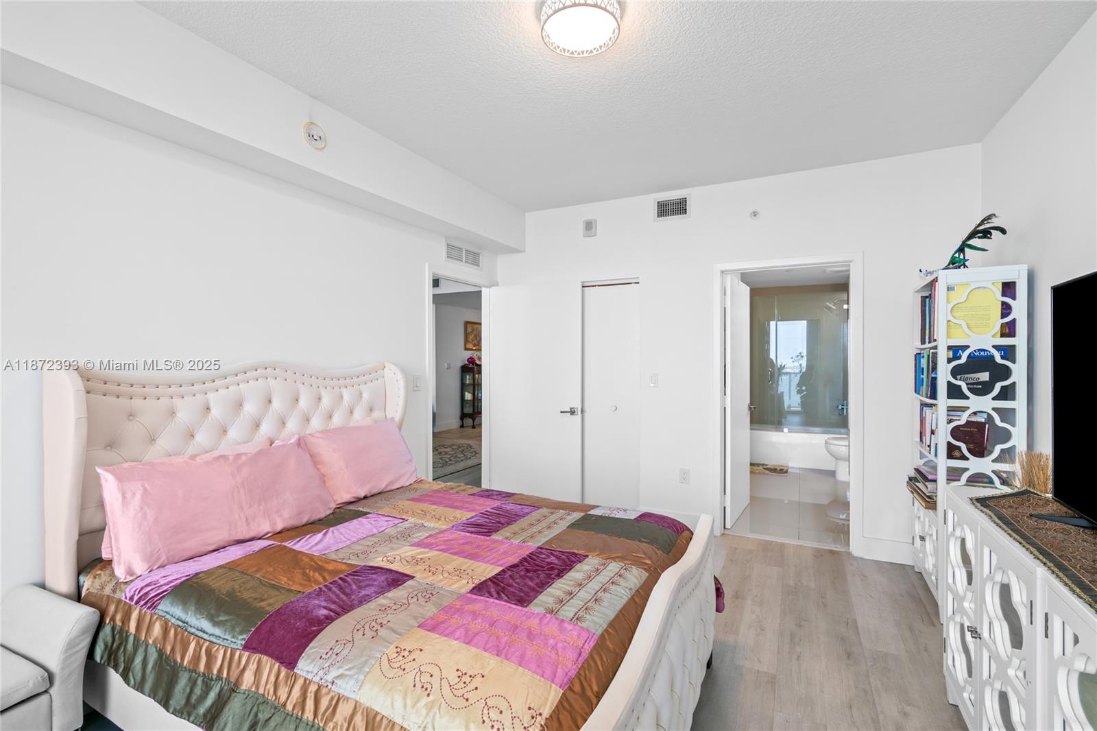 BAY HOUSE MIAMI CONDO - Residential