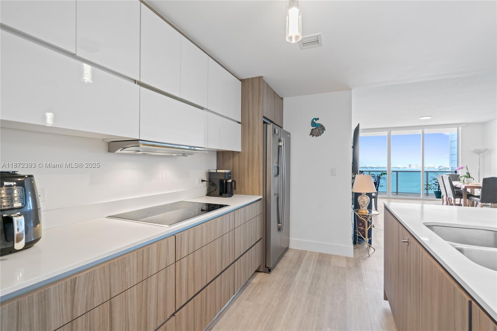 BAY HOUSE MIAMI CONDO - Residential