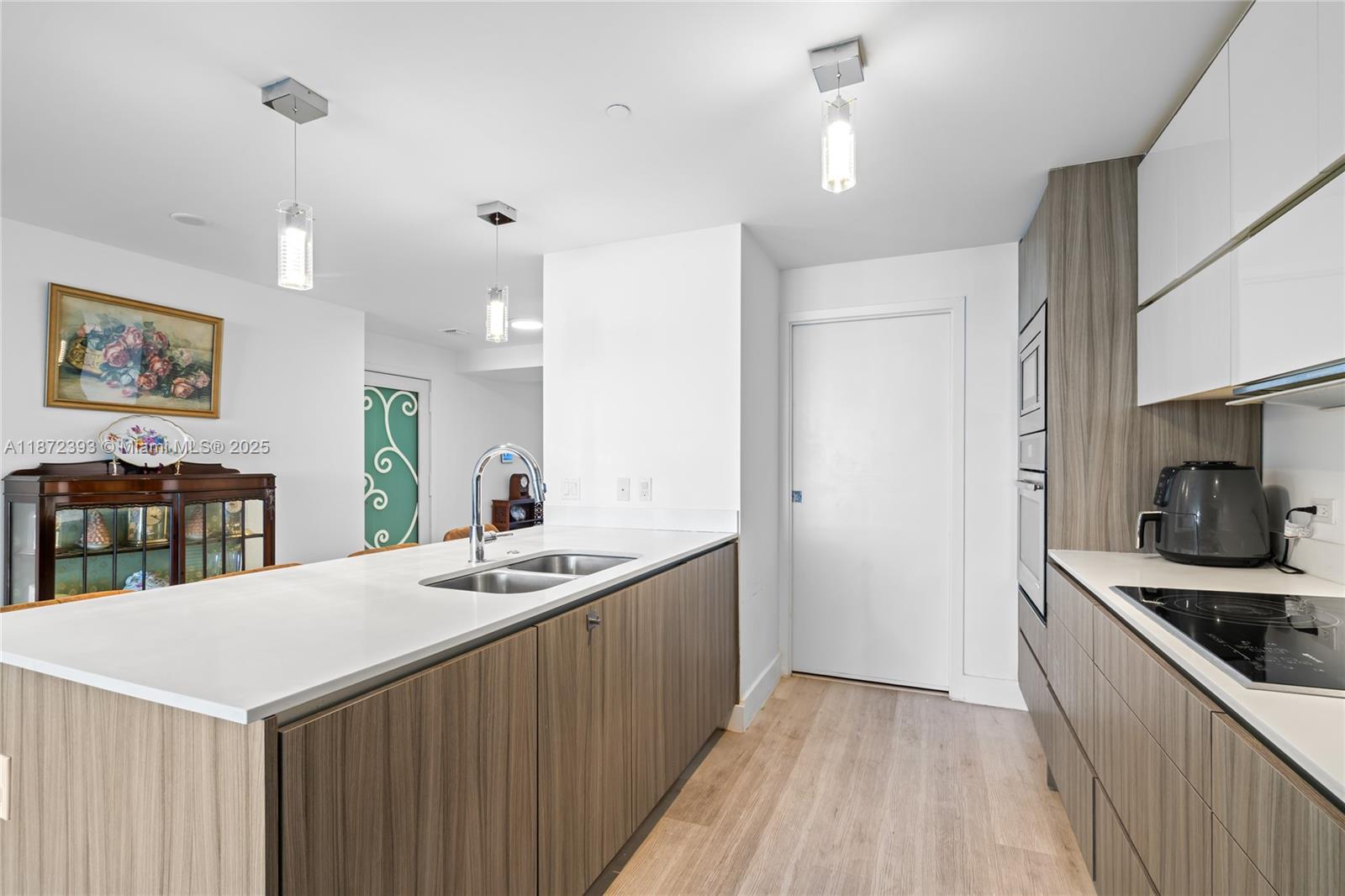 BAY HOUSE MIAMI CONDO - Residential