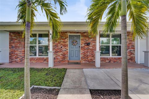 Photo of 3120 SW 23rd St, Fort Lauderdale, FL 33312 (MLS # A11885370)