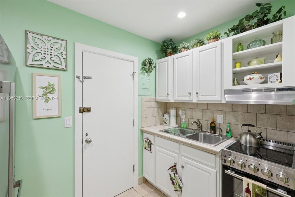 Photo of 6260 NE 18th Ave #823, Fort Lauderdale, FL 33334 (MLS # A11953258)