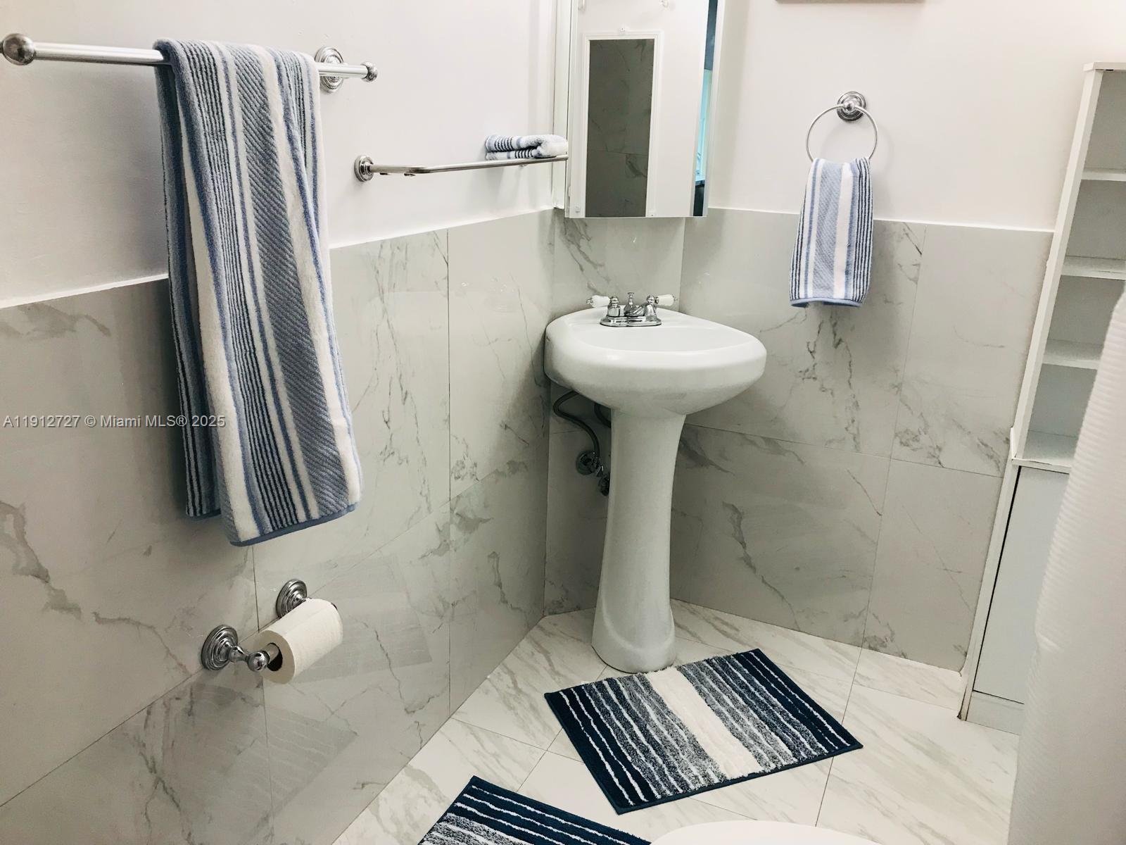 ROLLING GREEN CONDO G - Residential