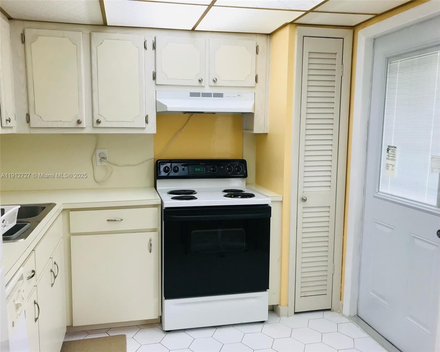 ROLLING GREEN CONDO G - Residential