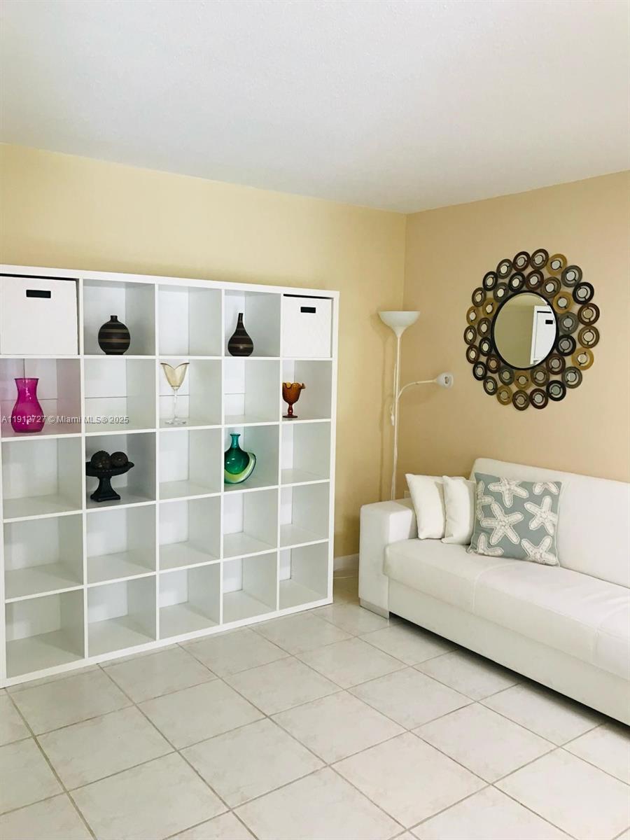 ROLLING GREEN CONDO G - Residential