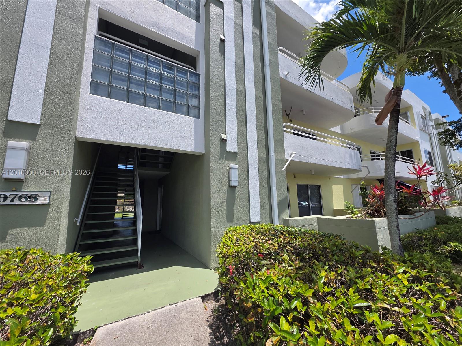 PALM COVE COND - Residential Lease