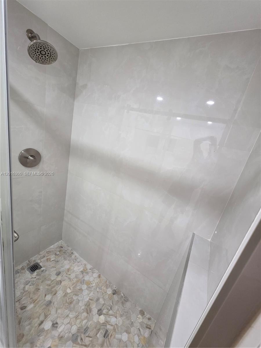 PALM COVE COND - Residential Lease