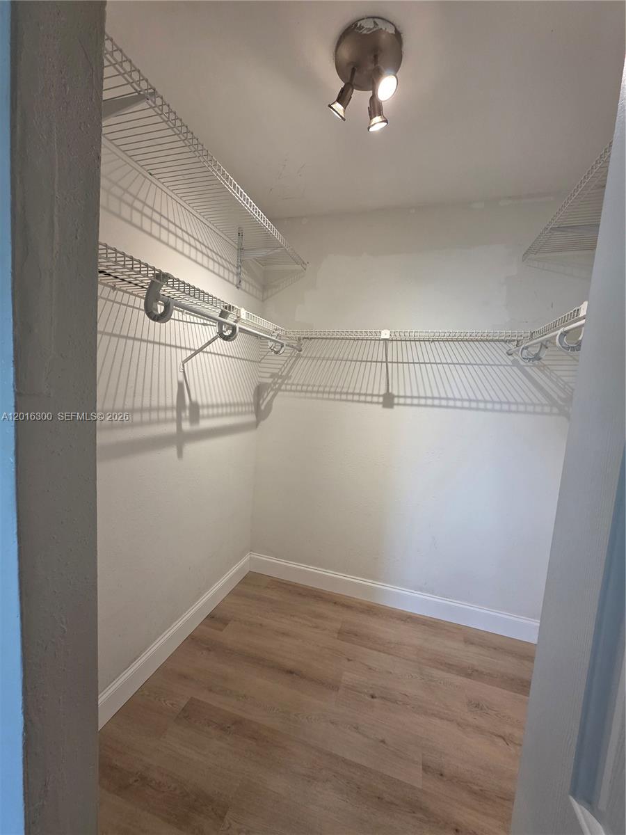 PALM COVE COND - Residential Lease