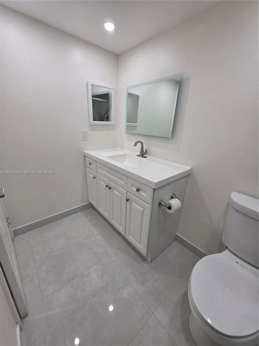 PALM COVE COND - Residential Lease