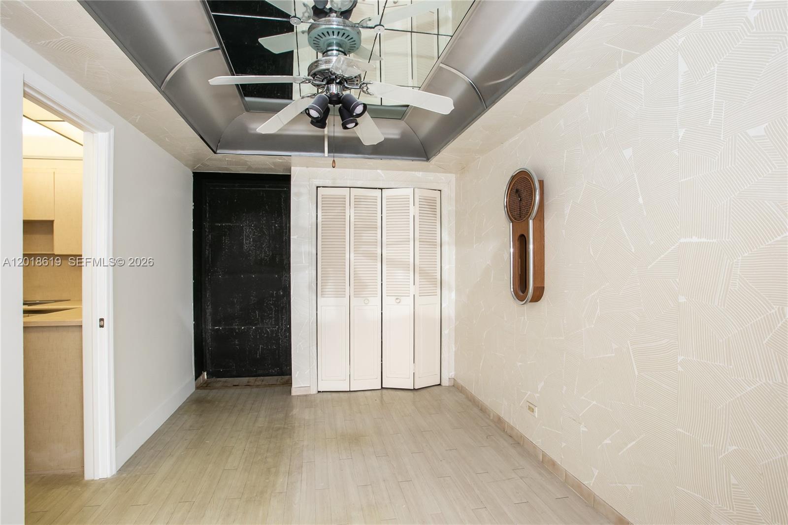 CRICKET CLUB CONDO - Residential