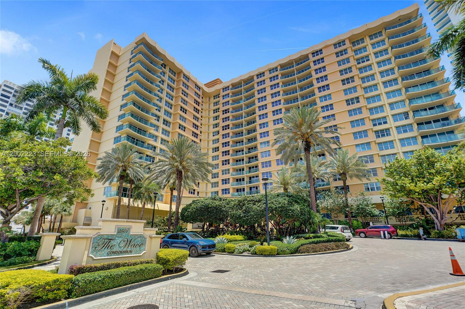 WAVE CONDO - Residential Lease