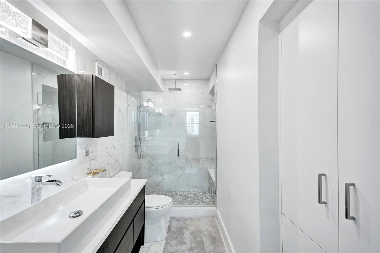 WAVE CONDO - Residential Lease