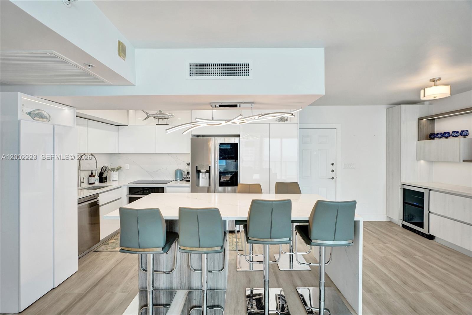 WAVE CONDO - Residential Lease