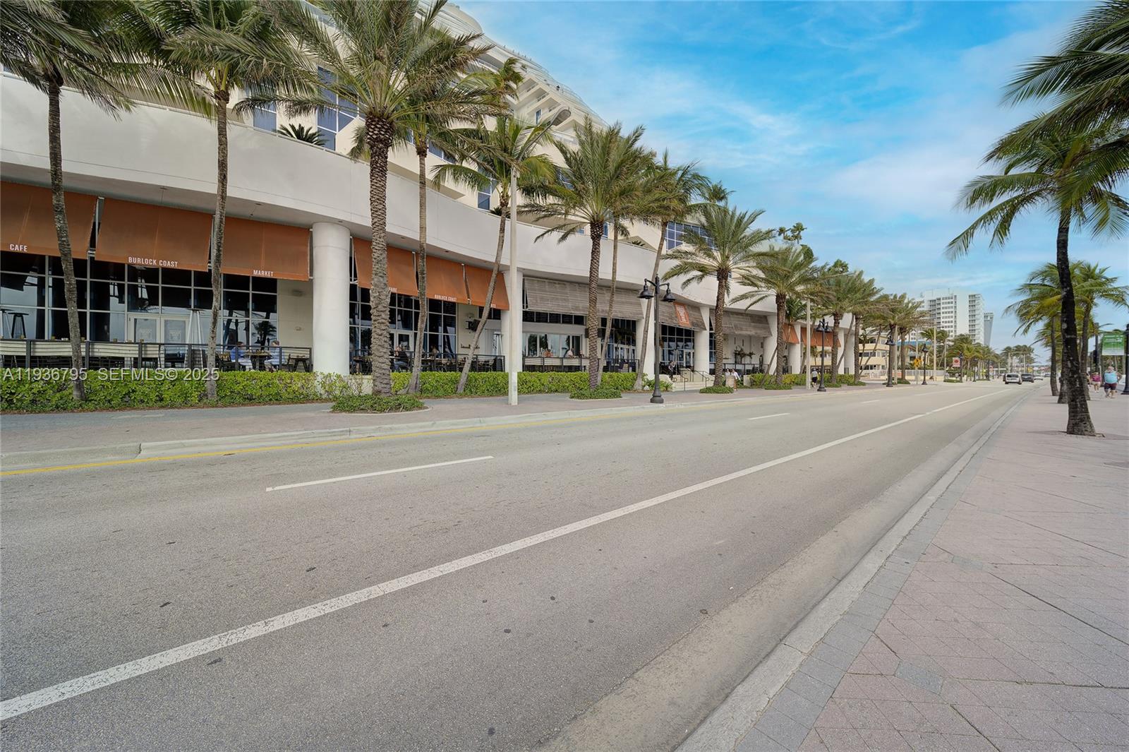 CASTILLO GRAND RESIDENCES - Residential