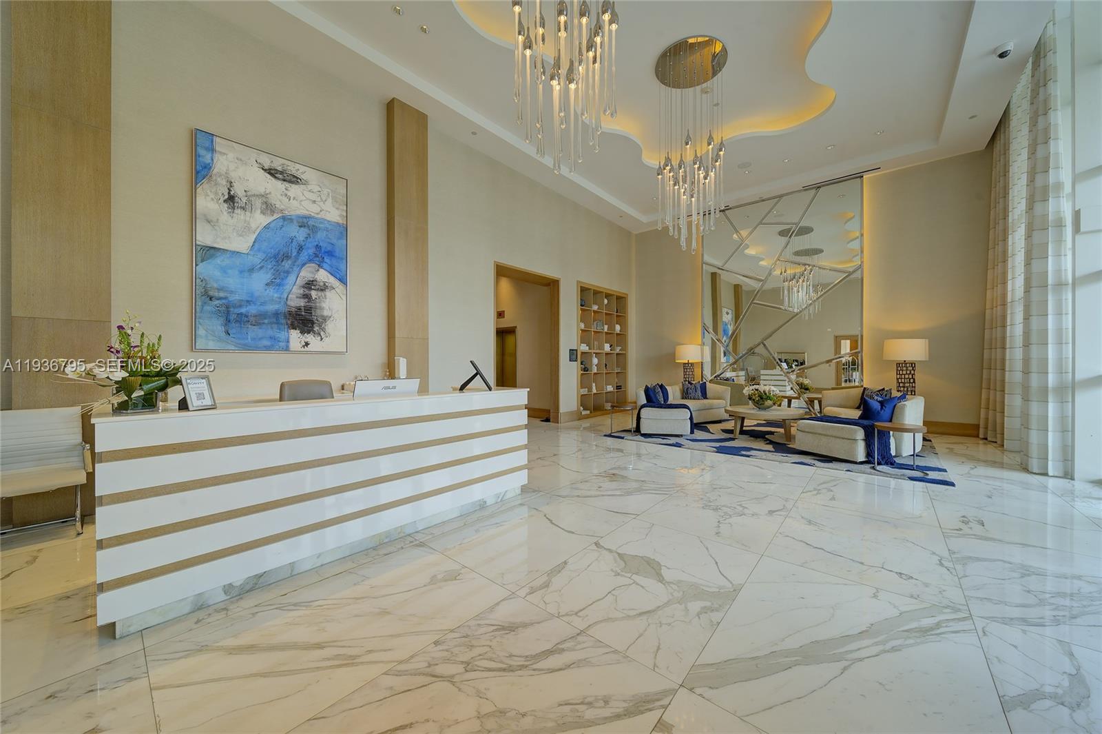 CASTILLO GRAND RESIDENCES - Residential