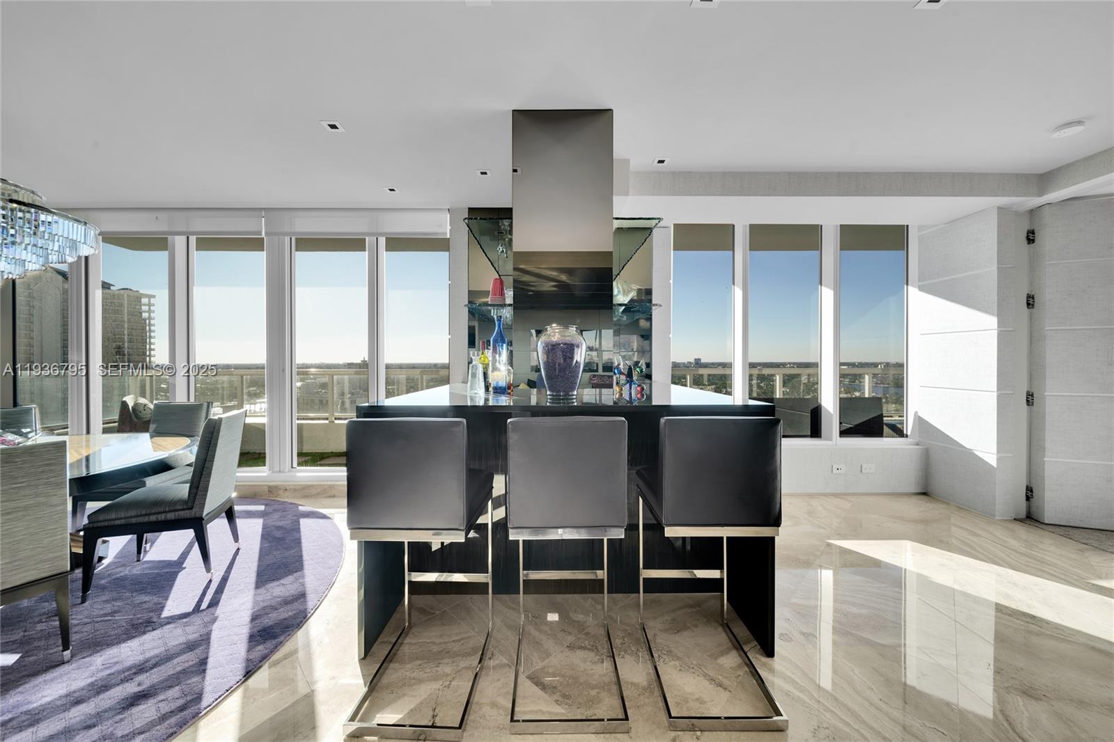 CASTILLO GRAND RESIDENCES - Residential