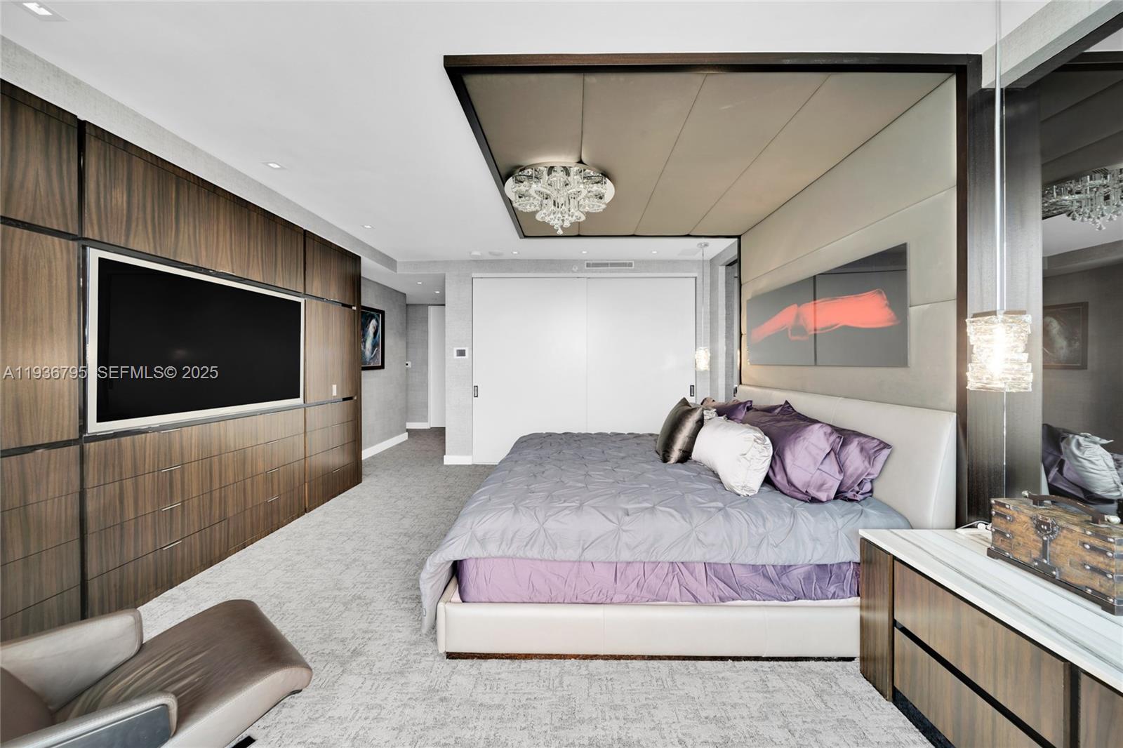 CASTILLO GRAND RESIDENCES - Residential