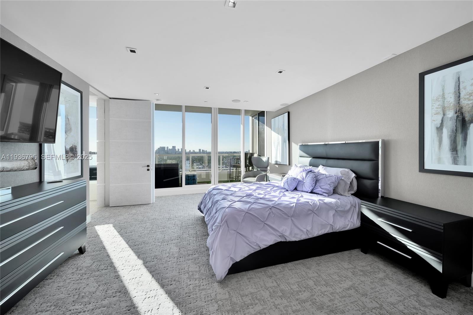 CASTILLO GRAND RESIDENCES - Residential