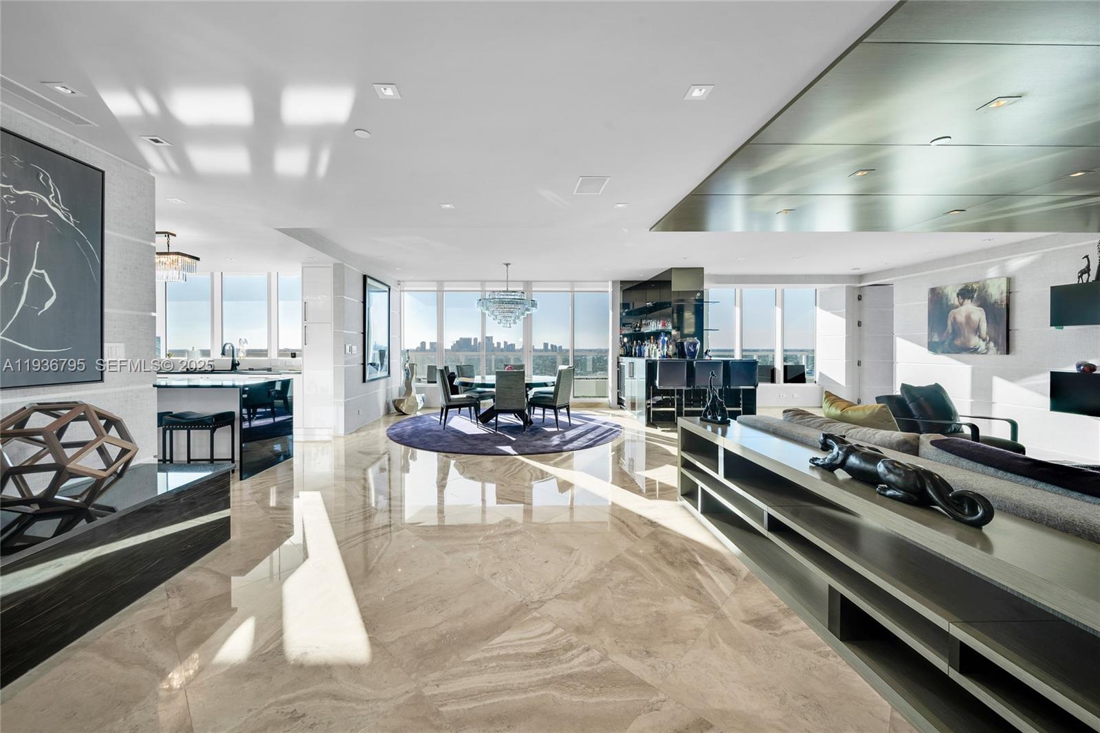 CASTILLO GRAND RESIDENCES - Residential