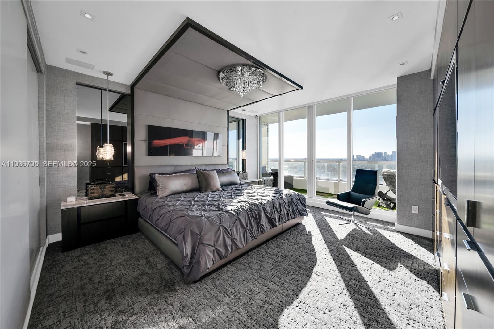 CASTILLO GRAND RESIDENCES - Residential