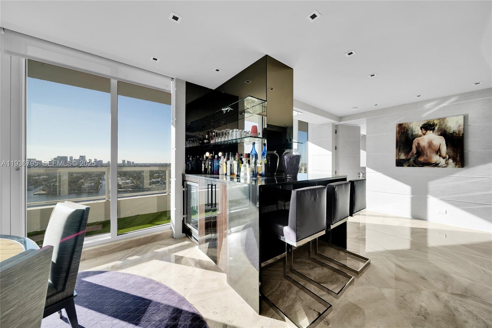 CASTILLO GRAND RESIDENCES - Residential