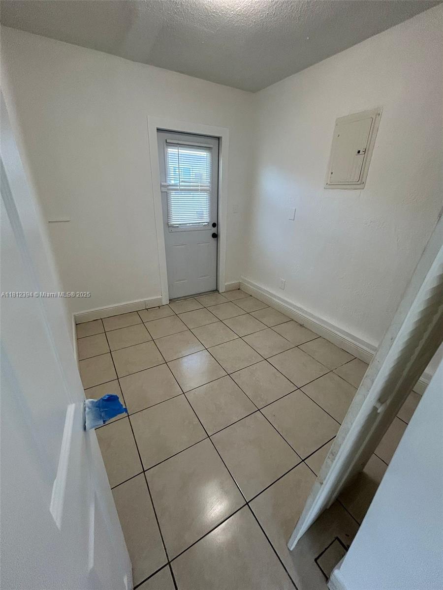 2780 NW 14th St 2