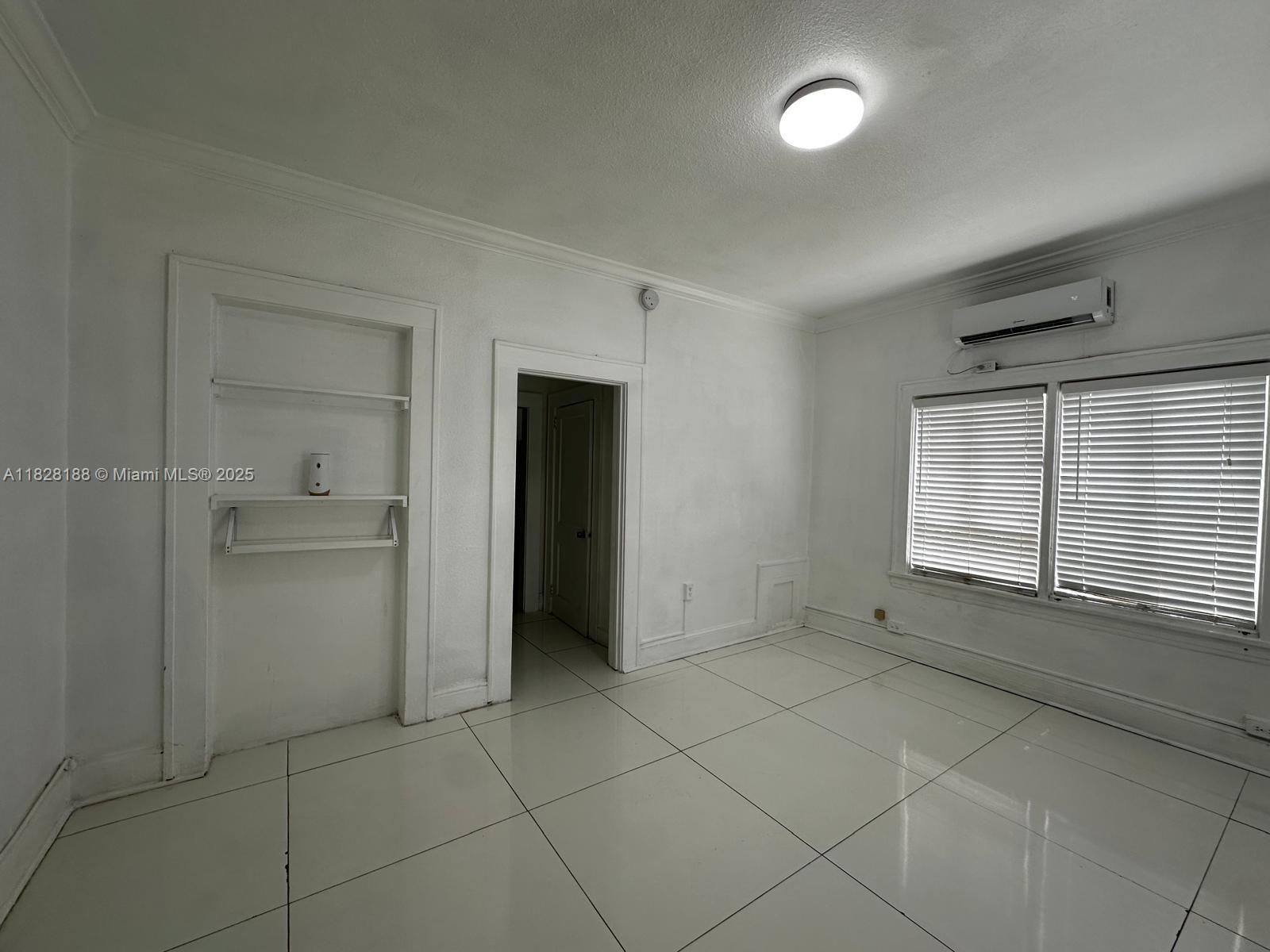 126 Mendoza Ave 1