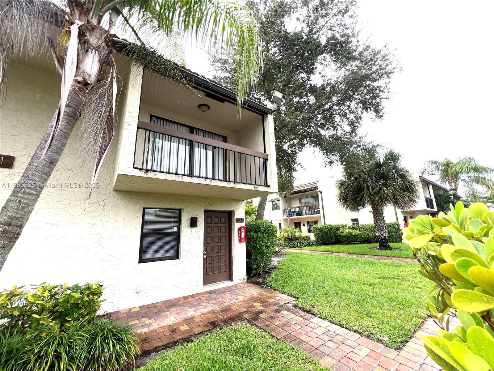 VIZCAYA GARDENS CONDOMINI - Residential Lease