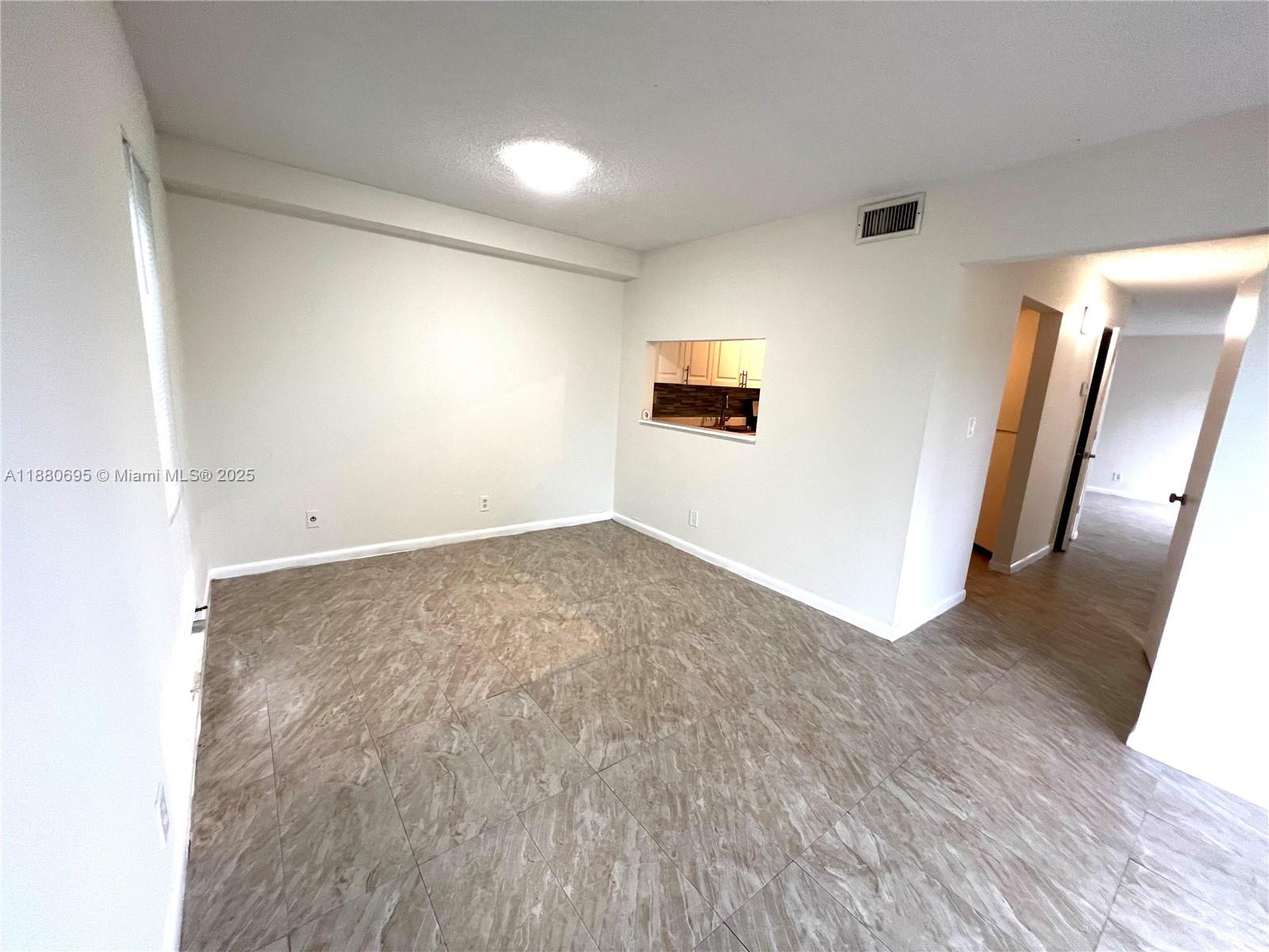 VIZCAYA GARDENS CONDOMINI - Residential Lease