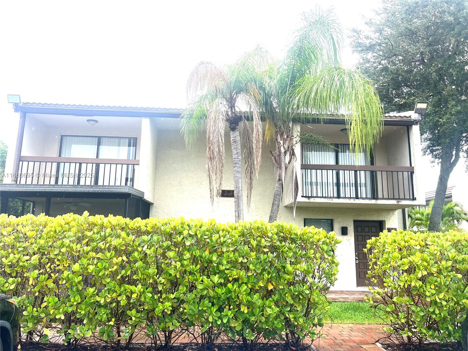 VIZCAYA GARDENS CONDOMINI - Residential Lease
