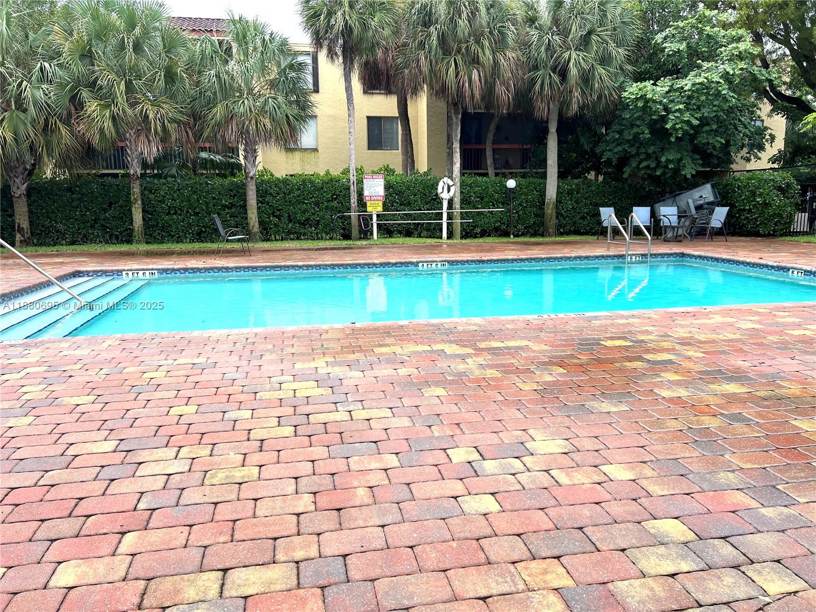 VIZCAYA GARDENS CONDOMINI - Residential Lease