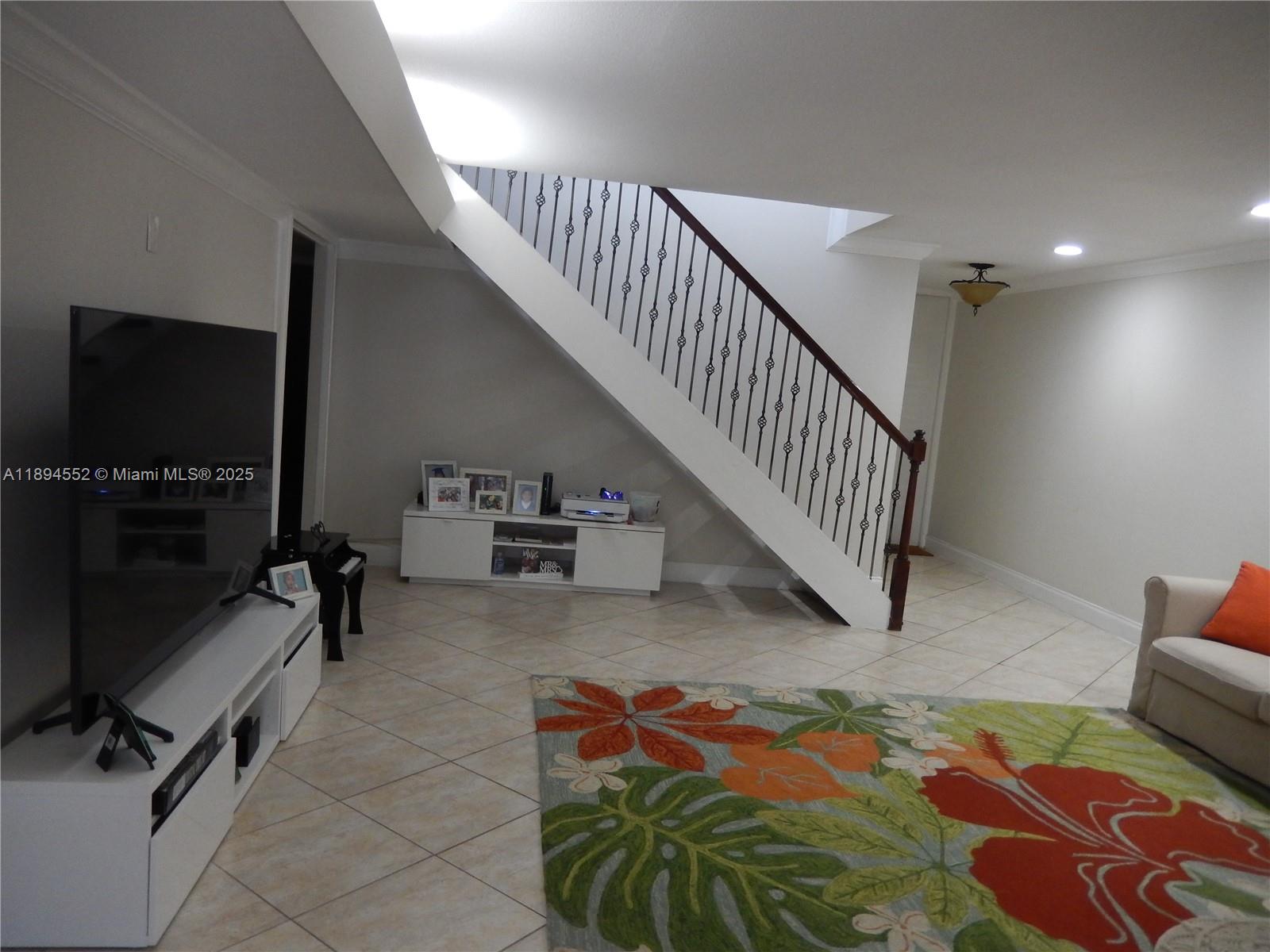 MIAMI LAKES LOCH LOMOND E - Residential Lease