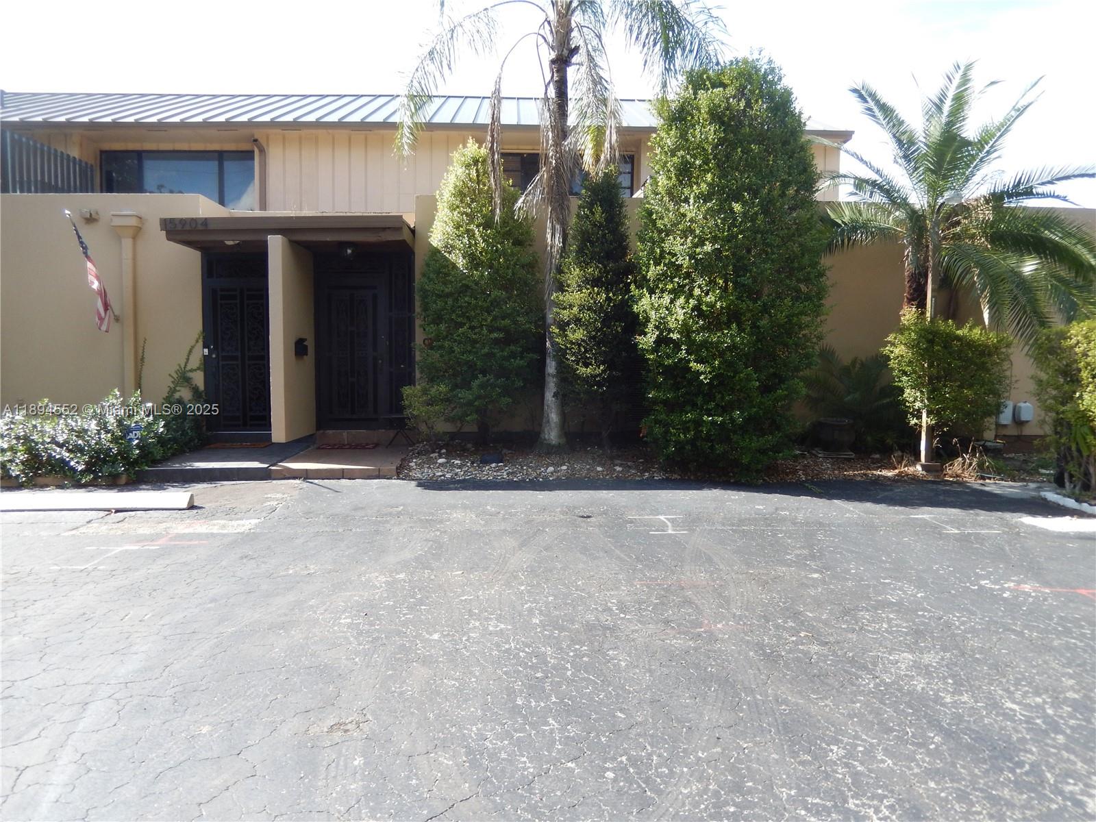 MIAMI LAKES LOCH LOMOND E - Residential Lease