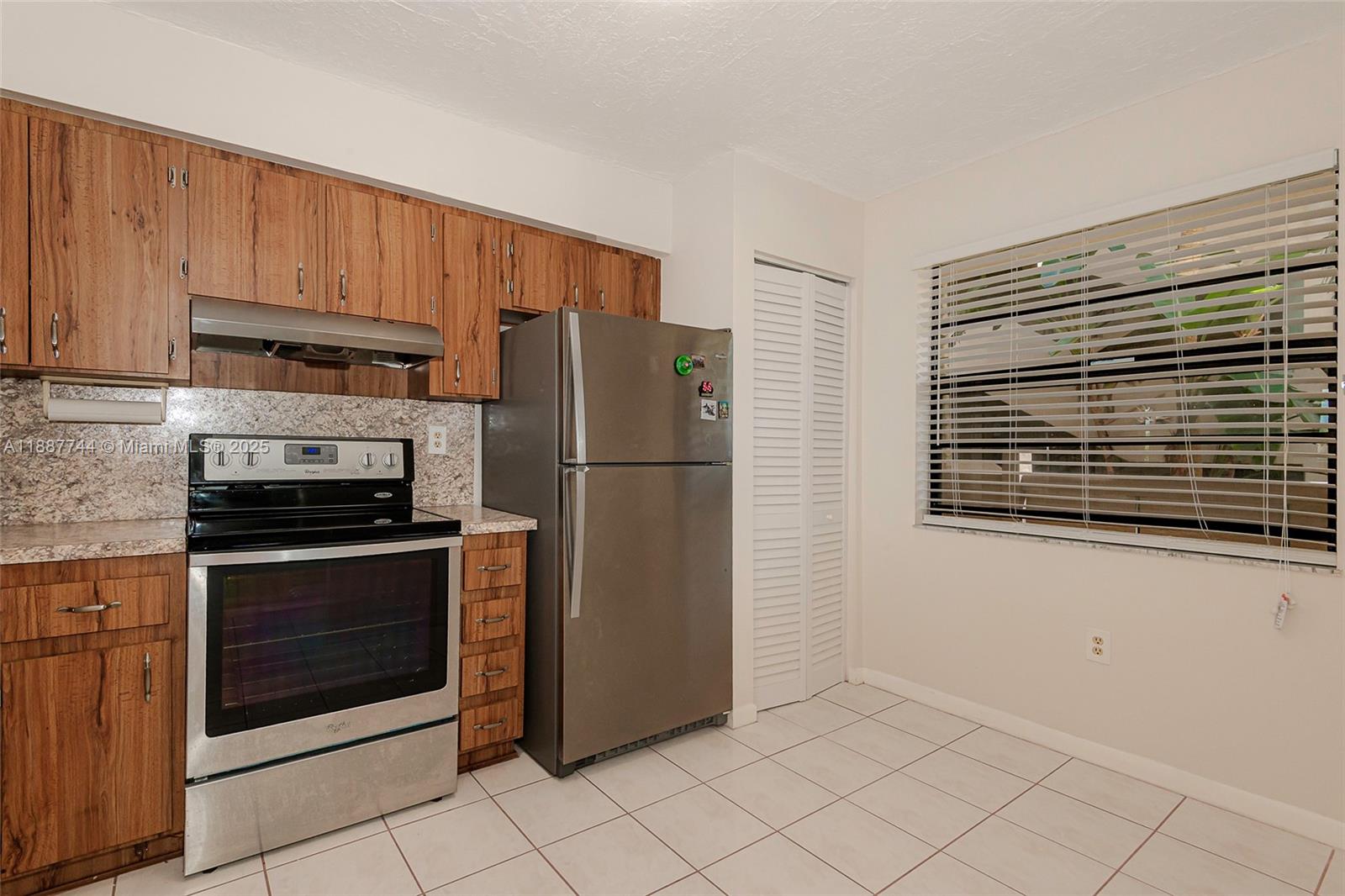 COLONY POINT 3 CONDO - Residential
