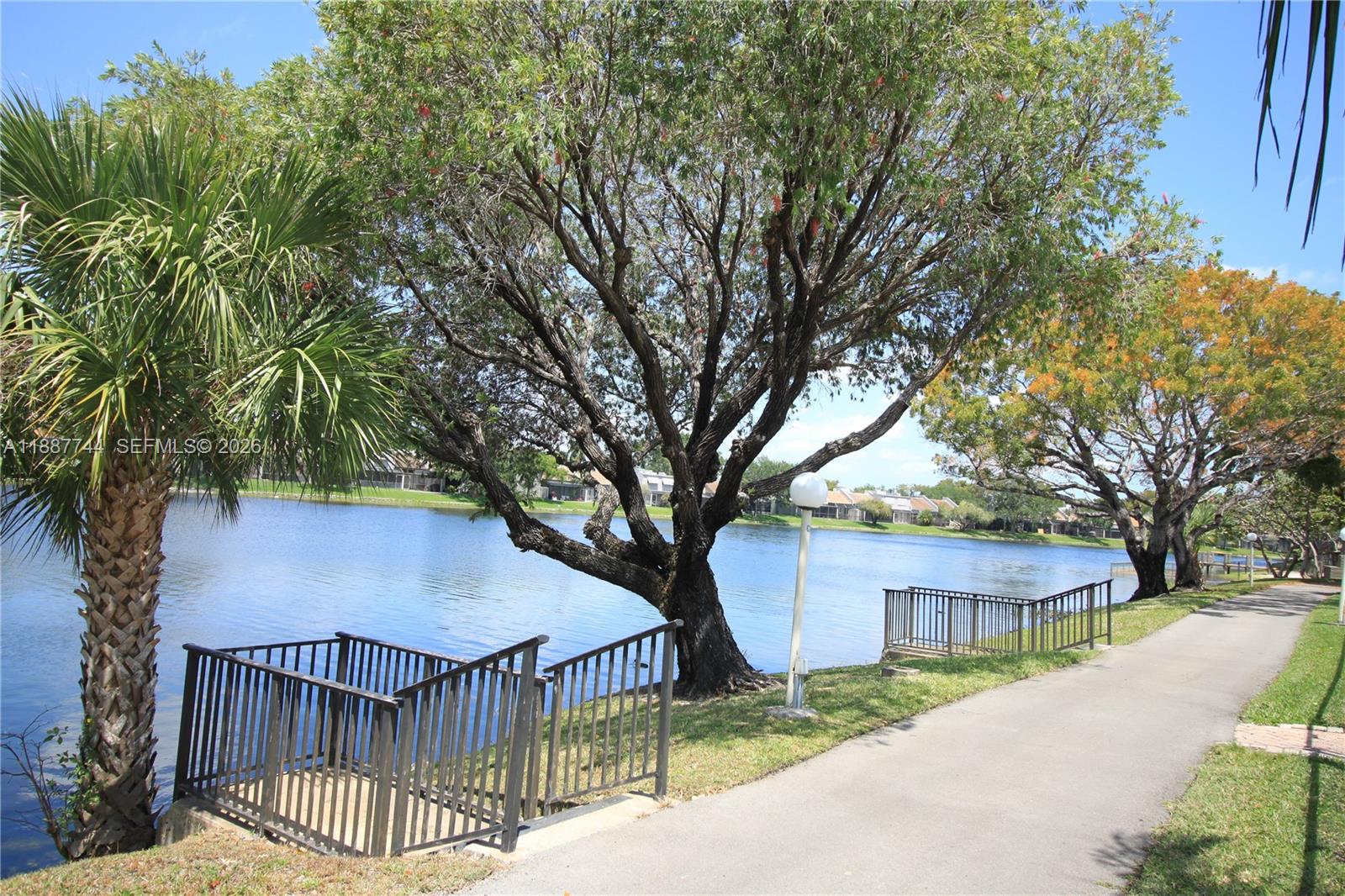 COLONY POINT 3 CONDO - Residential