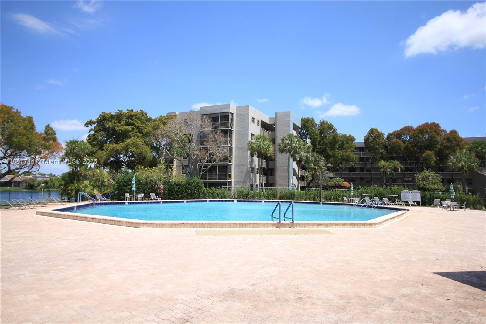 COLONY POINT 3 CONDO - Residential