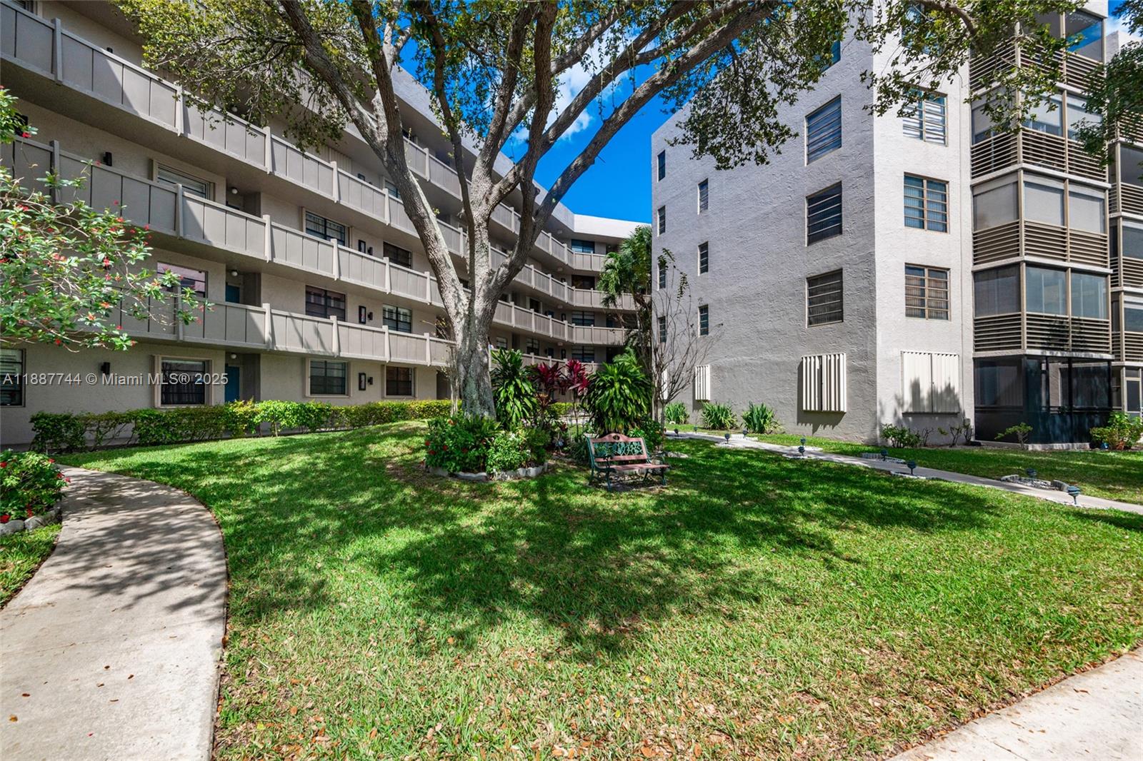 COLONY POINT 3 CONDO - Residential
