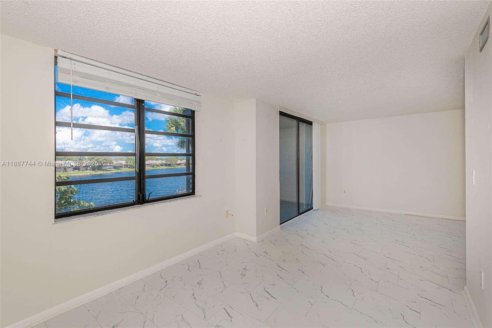 COLONY POINT 3 CONDO - Residential