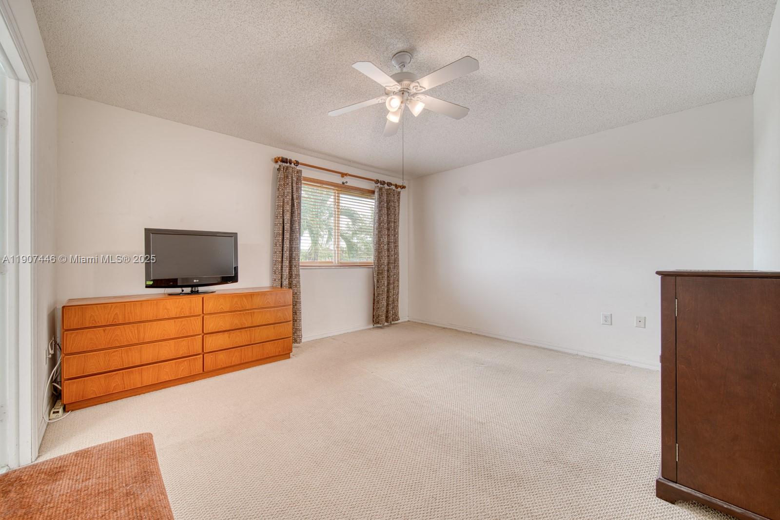 CONTINENTAL HOMES TOWNHOU - Residential