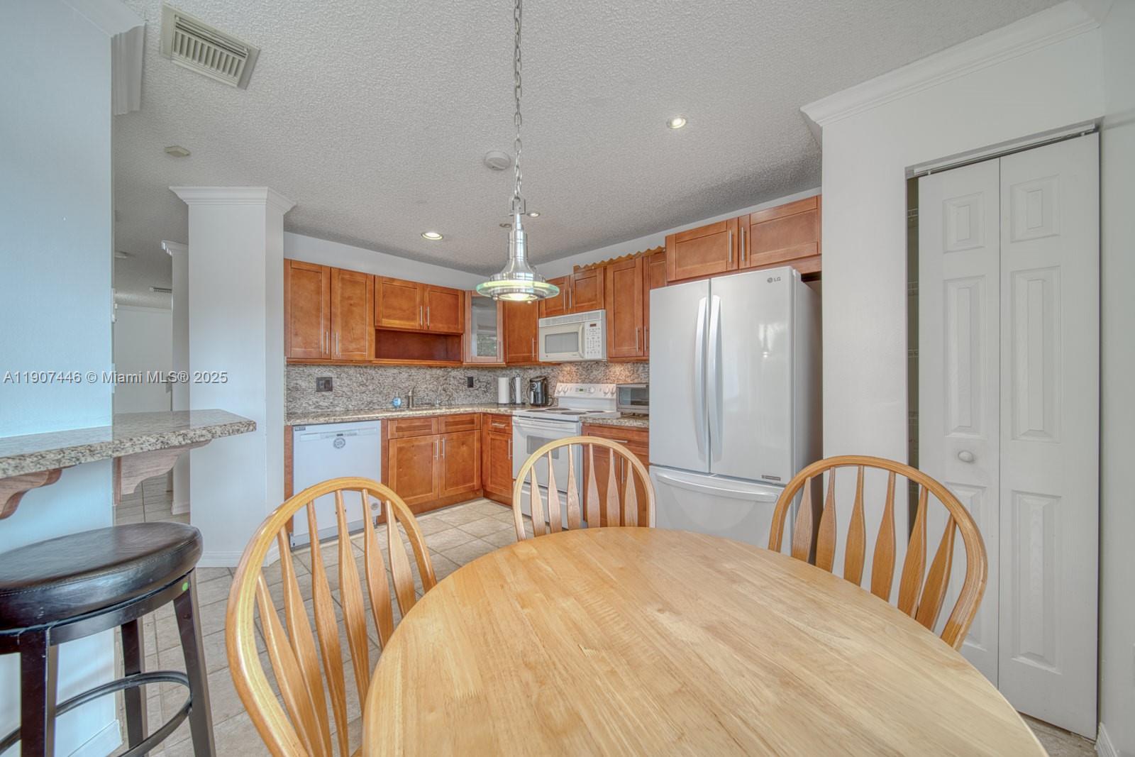 CONTINENTAL HOMES TOWNHOU - Residential