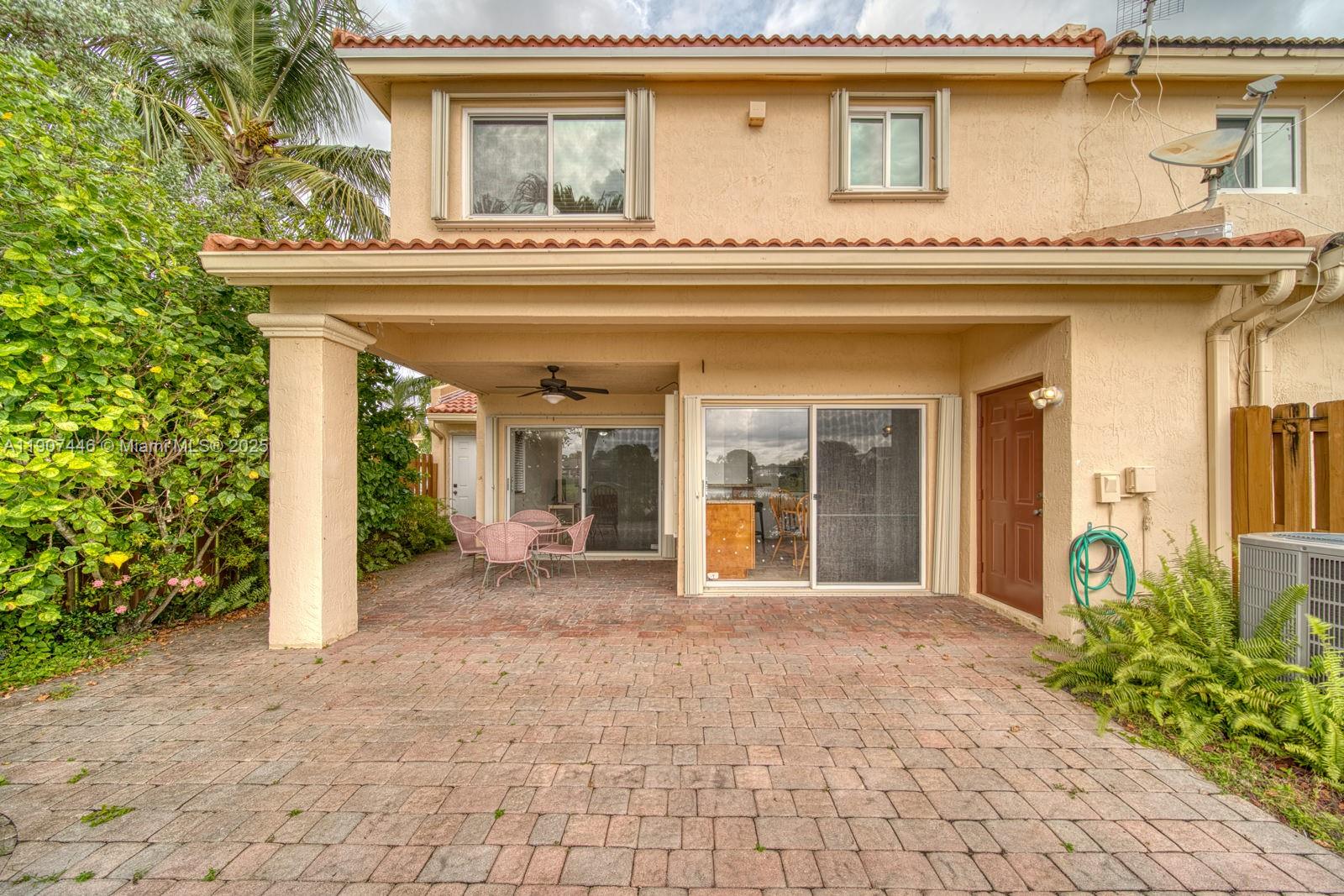 CONTINENTAL HOMES TOWNHOU - Residential