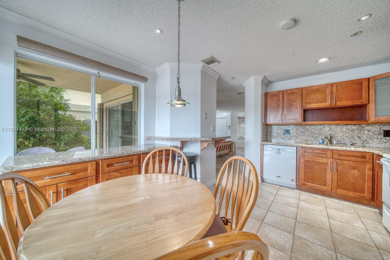 CONTINENTAL HOMES TOWNHOU - Residential