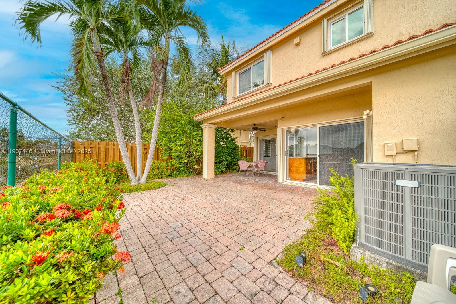 CONTINENTAL HOMES TOWNHOU - Residential